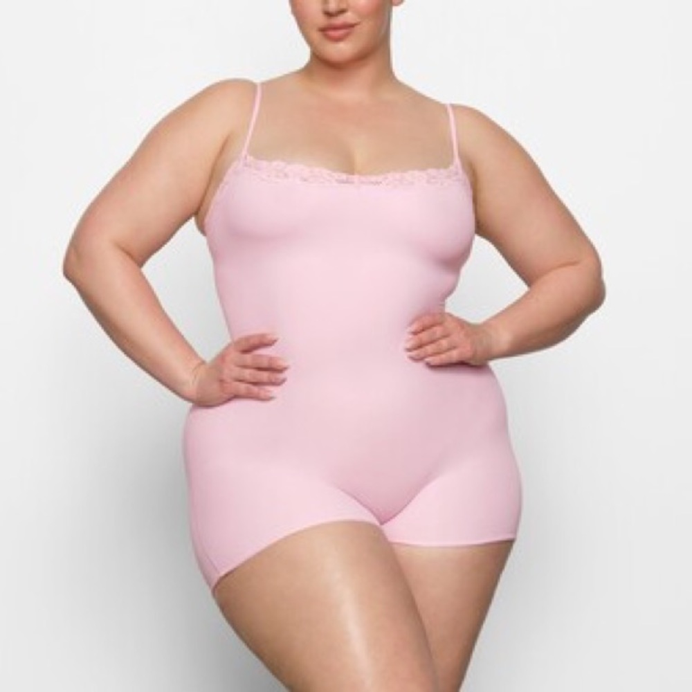 SKIMS Fits Everybody Lace Onesie